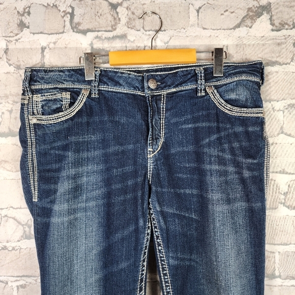 Silver Jeans Suki Mid Rise Slim Bootcut Dark Wash Size 36W/33L Rodeo Festival - Picture 6 of 16